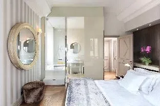 Palazzo Manfredi - Small Luxury Of The World Hotell